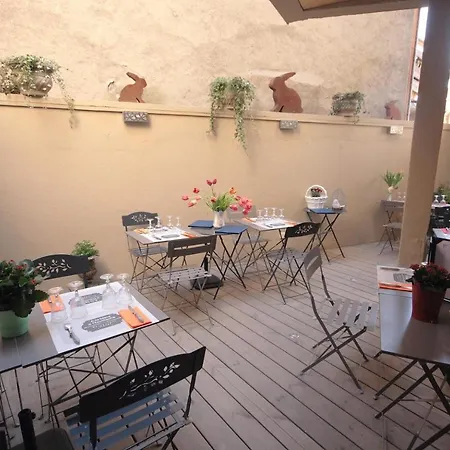 A La Tasse A Moustache Hotel